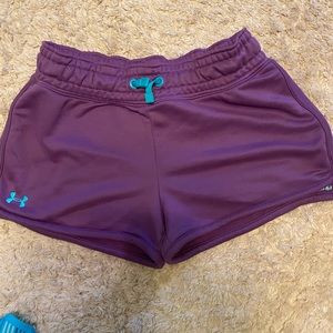 •SOLd Women’s UA shorts